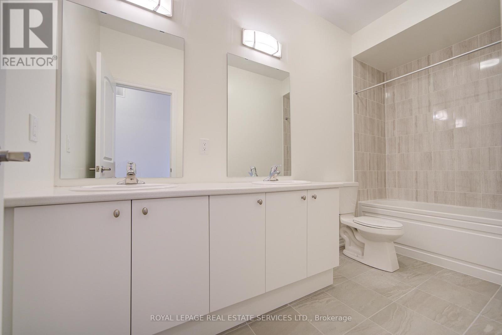 1180 Dartmouth Street, Oakville, Ontario  L6H 8C3 - Photo 23 - W12194647