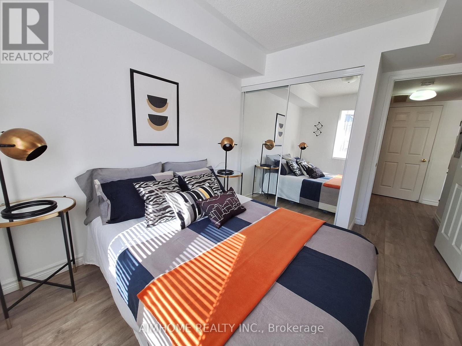 318 - 4975 Southampton Drive, Mississauga, Ontario  L5M 8E6 - Photo 7 - W12142984