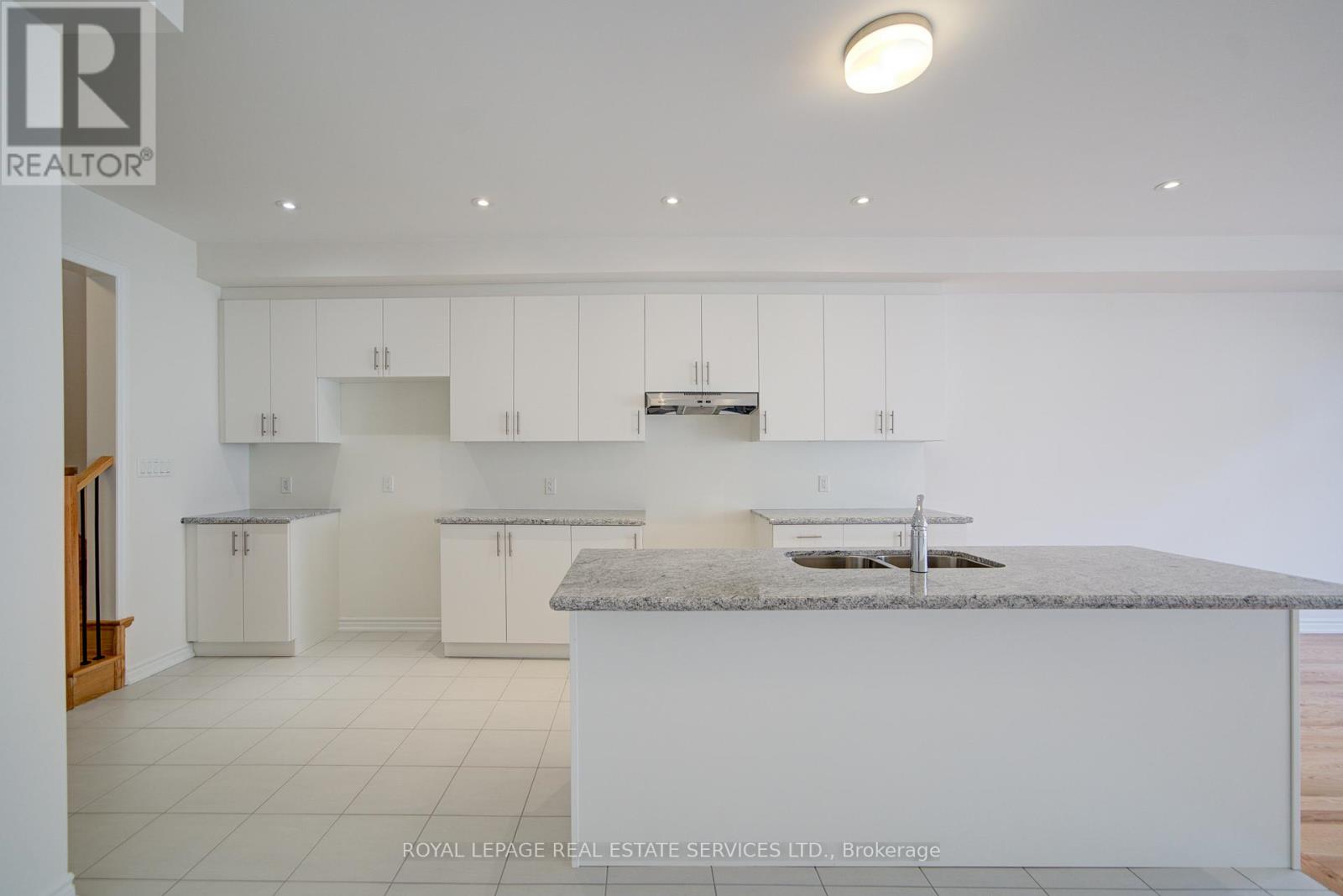 1180 Dartmouth Street, Oakville, Ontario  L6H 8C3 - Photo 8 - W12194647