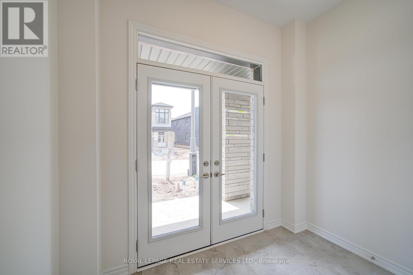1180 Dartmouth Street, Oakville, Ontario  L6H 8C3 - Photo 4 - W12194647