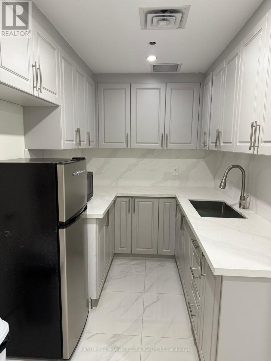 22 - 7050 Bramalea Road, Mississauga (Northeast), Ontario  L5S 1S9 - Photo 5 - W12214389