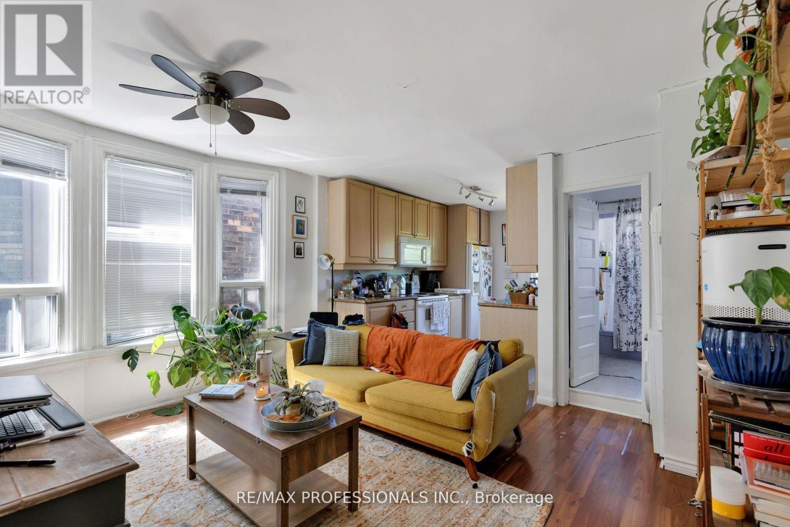 176 Symington Avenue, Toronto (Dovercourt-Wallace Emerson-Junction), Ontario  M6P 3W6 - Photo 17 - W12214402