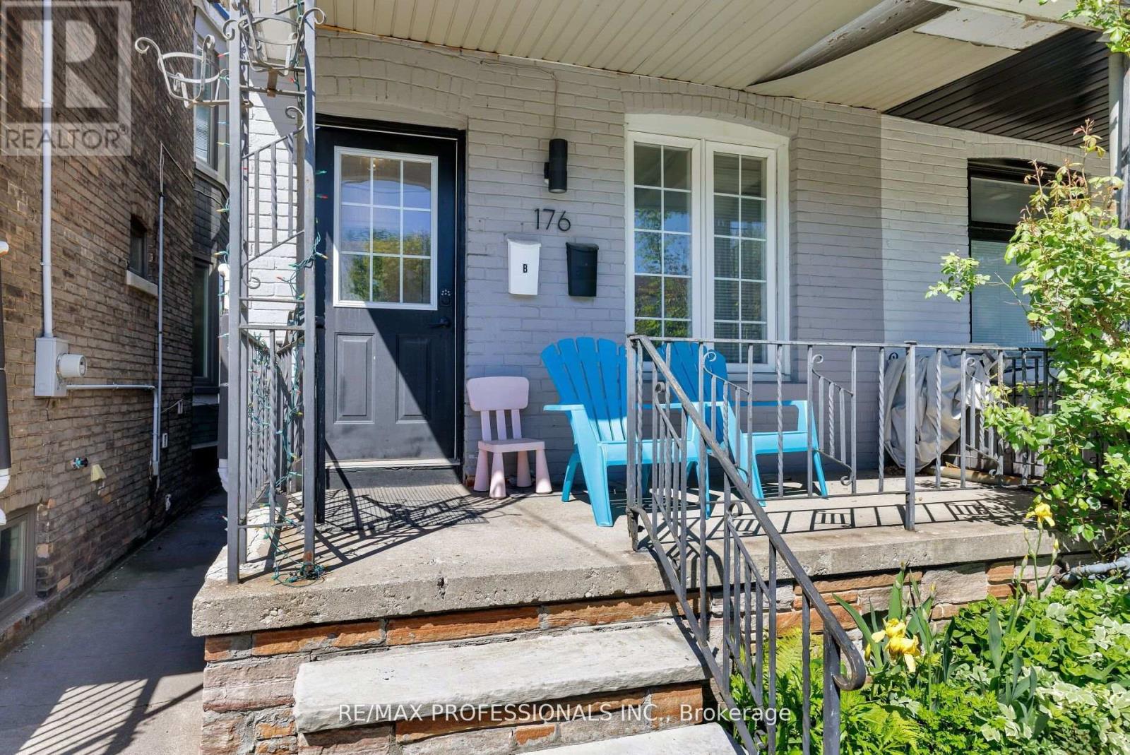 176 Symington Avenue, Toronto (Dovercourt-Wallace Emerson-Junction), Ontario  M6P 3W6 - Photo 2 - W12214402