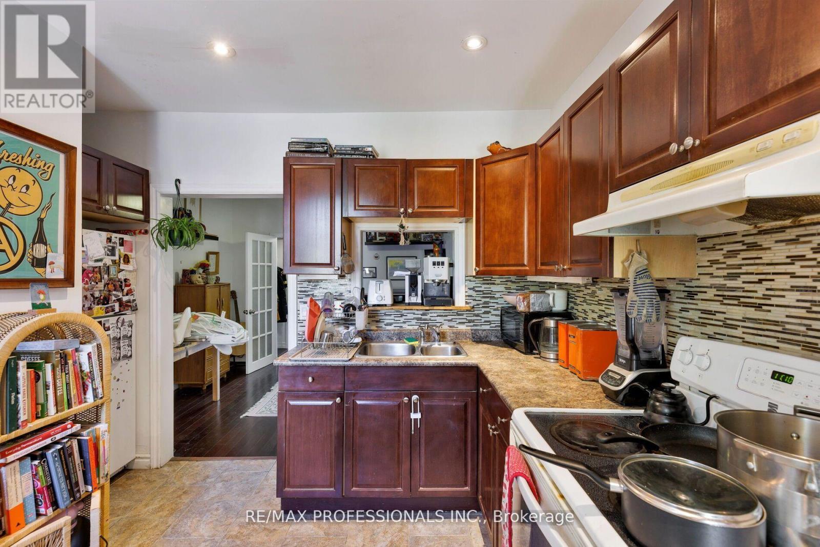 176 Symington Avenue, Toronto (Dovercourt-Wallace Emerson-Junction), Ontario  M6P 3W6 - Photo 3 - W12214402