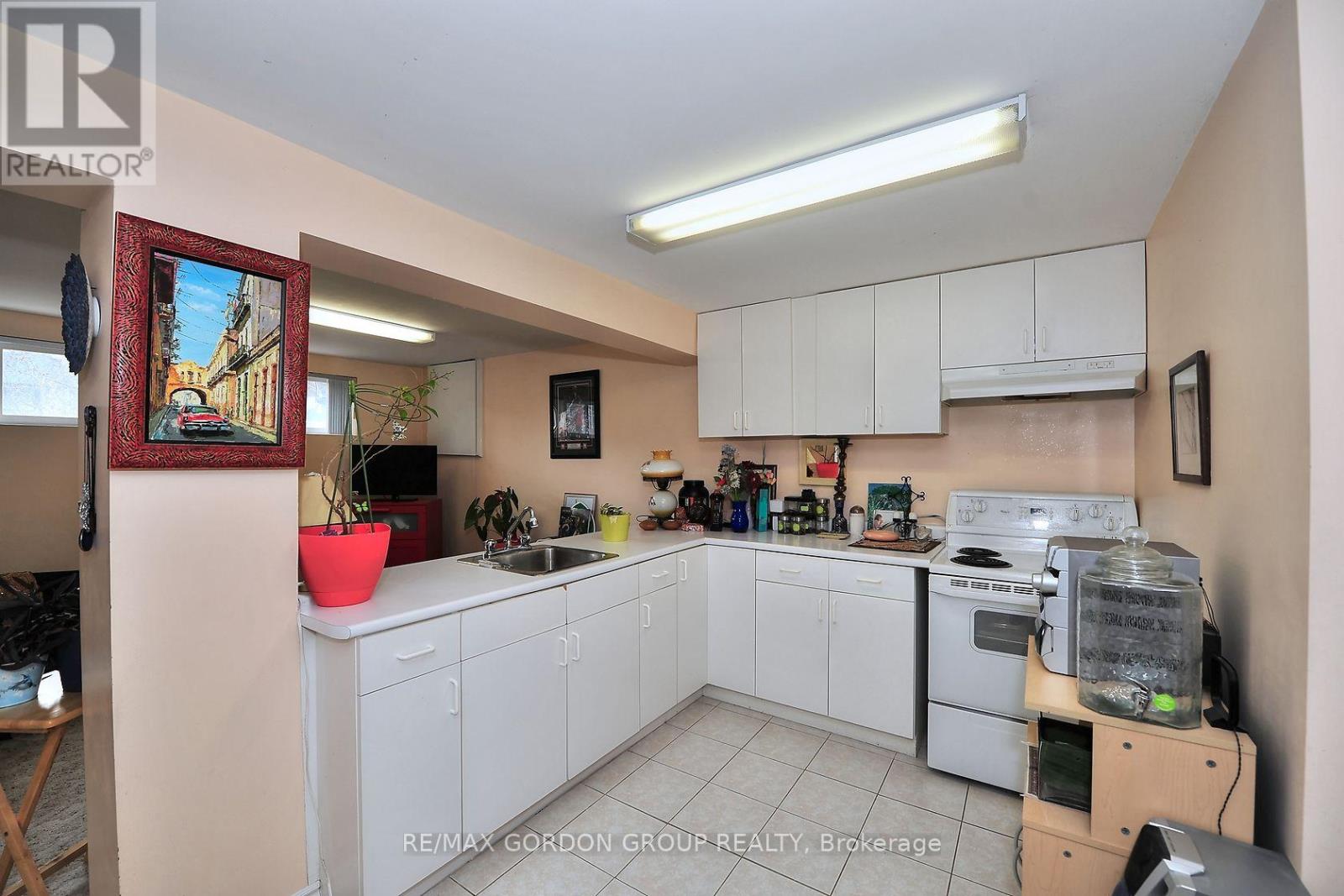 178 Northwood Drive, Toronto, Ontario  M2M 2K3 - Photo 17 - C12174809