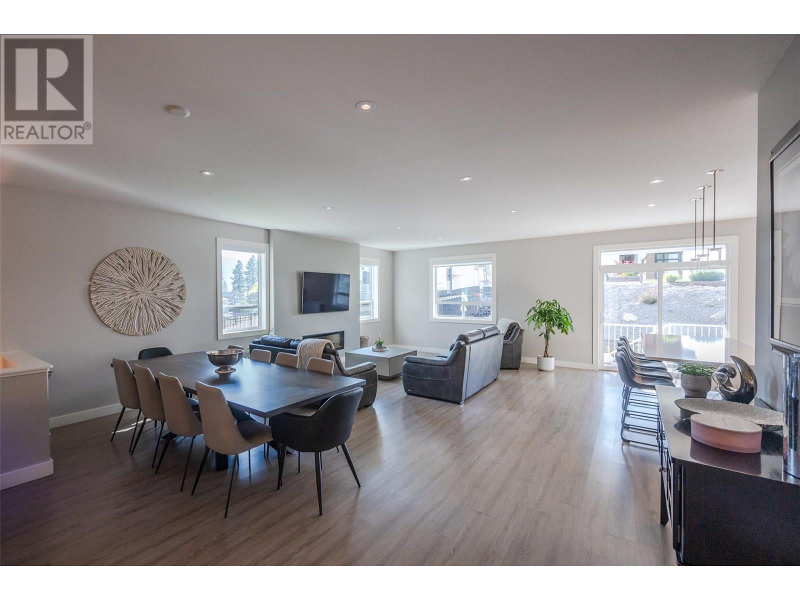2749 Evergreen Drive, Penticton, British Columbia  V2A 8L5 - Photo 5 - 10351907