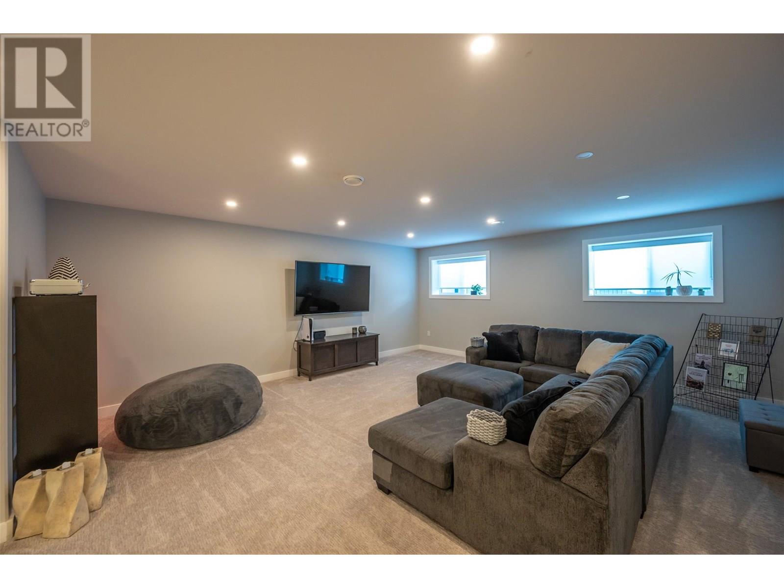 2749 Evergreen Drive, Penticton, British Columbia  V2A 8L5 - Photo 23 - 10351907