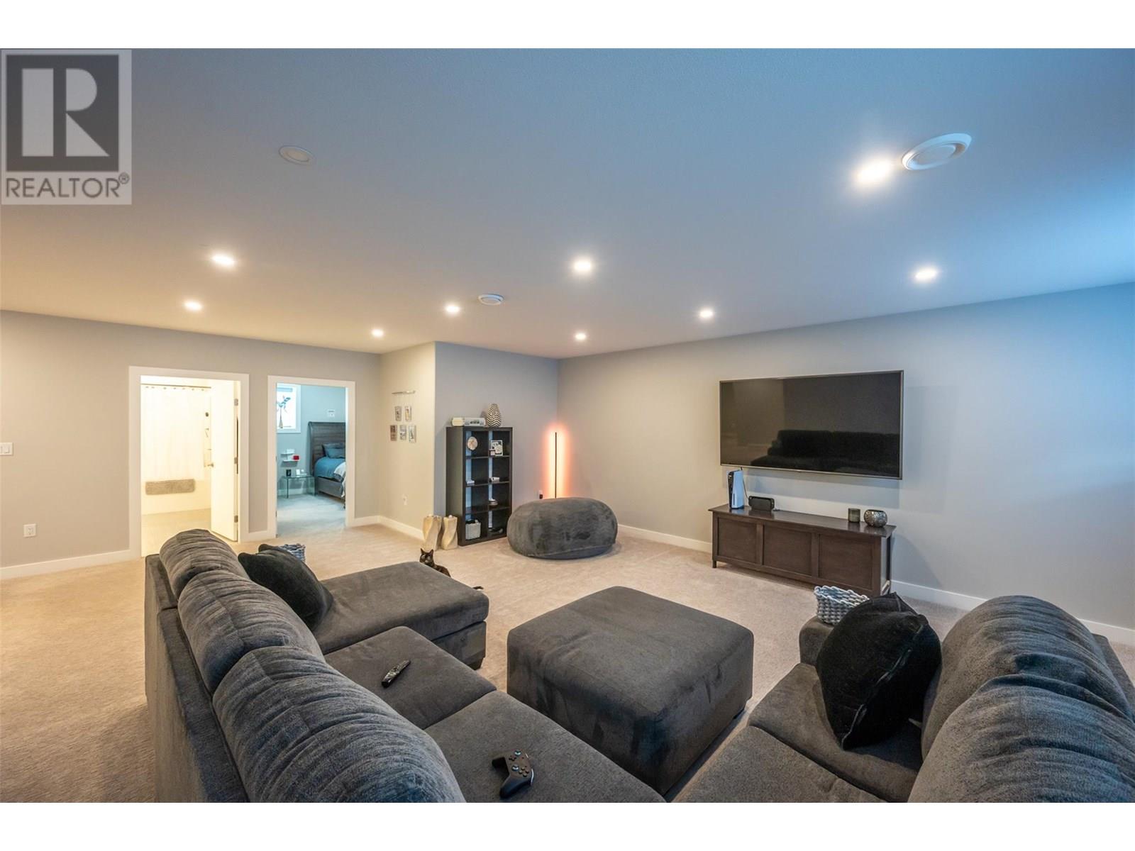 2749 Evergreen Drive, Penticton, British Columbia  V2A 8L5 - Photo 25 - 10351907