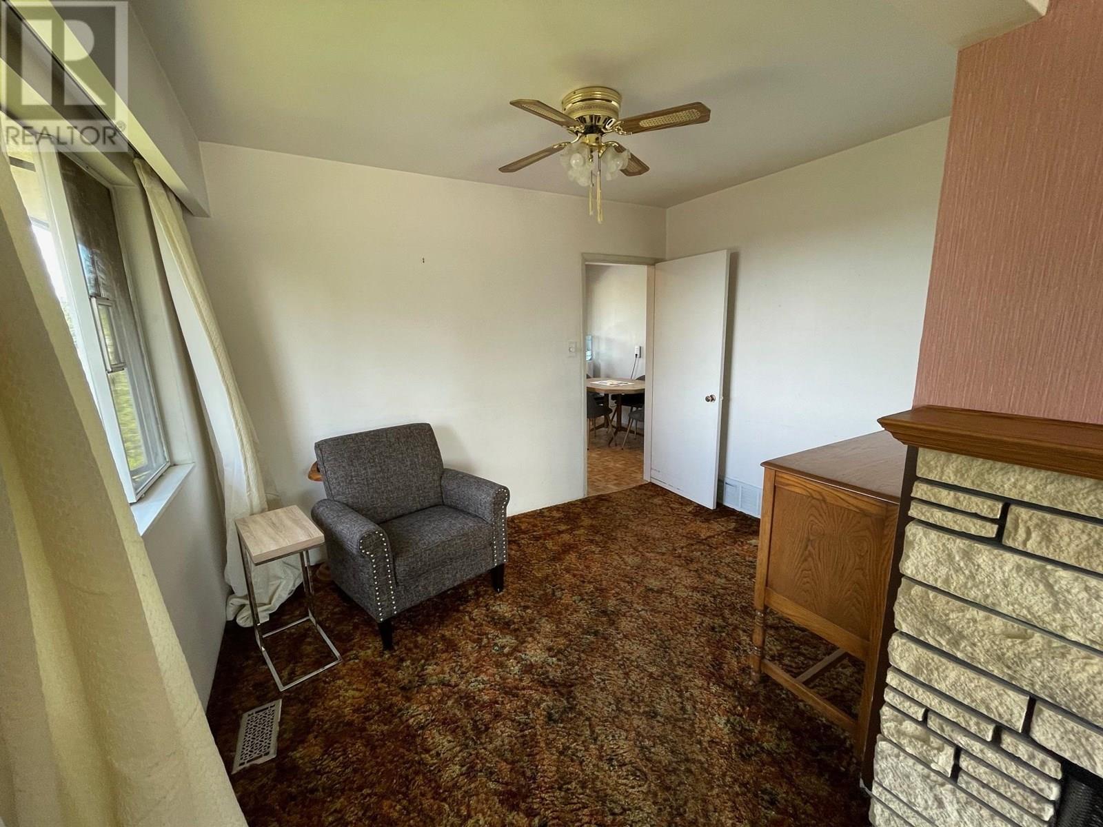 8255 Royal Oak Avenue, Burnaby, British Columbia  V5J 4L1 - Photo 11 - R3014483