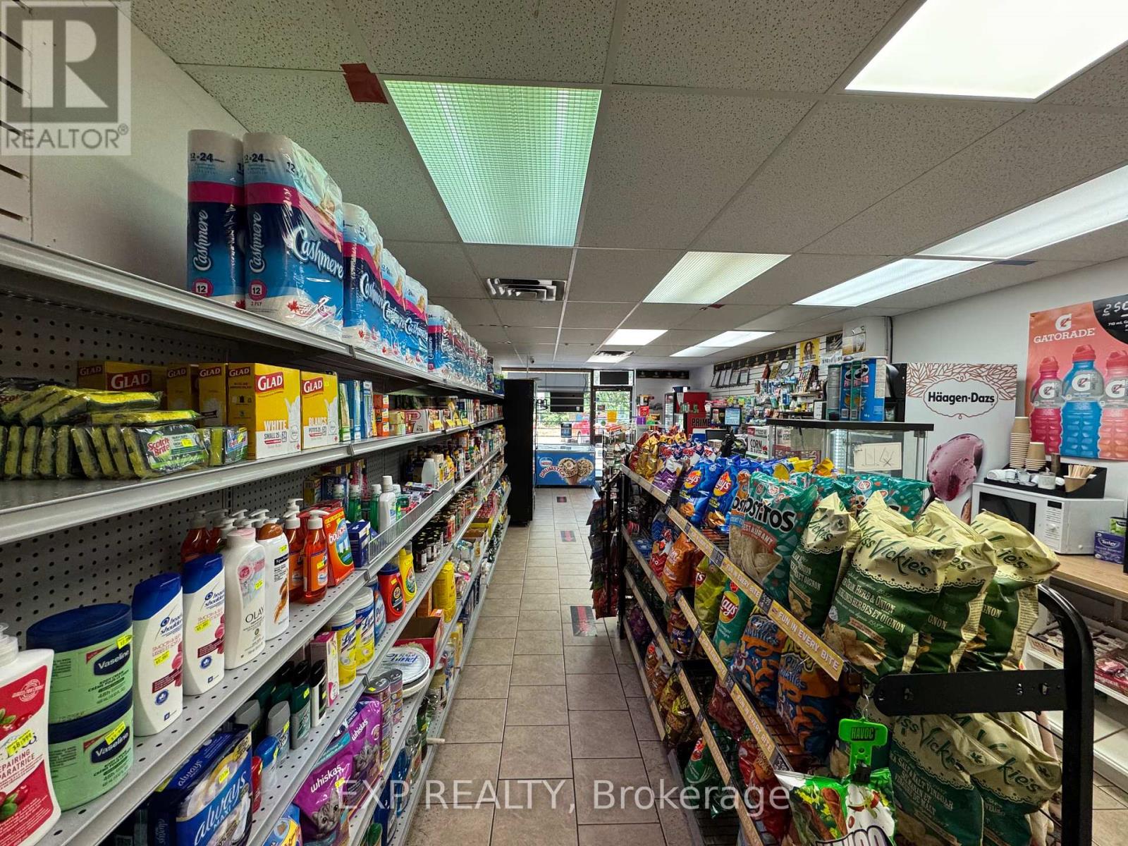 909 - 158a Mcarthur Ave Avenue, Ottawa, Ontario  K1L 7E7 - Photo 20 - X12214422
