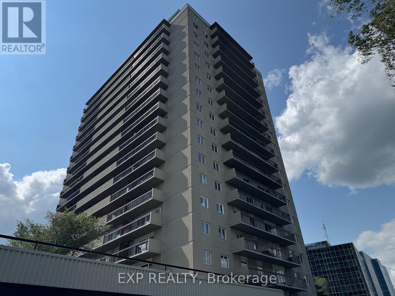 909 - 158a Mcarthur Ave Avenue, Ottawa, Ontario  K1L 7E7 - Photo 21 - X12214422