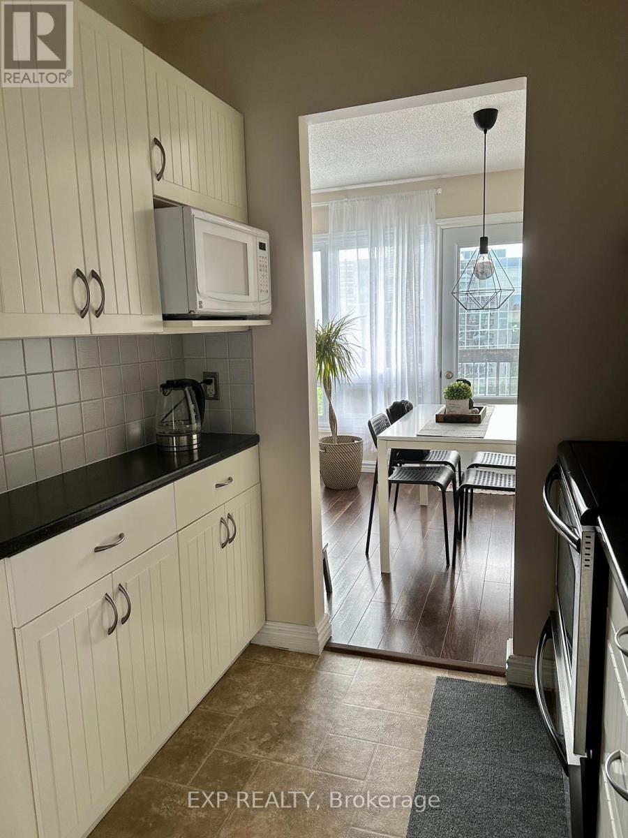 909 - 158a Mcarthur Ave Avenue, Ottawa, Ontario  K1L 7E7 - Photo 8 - X12214422