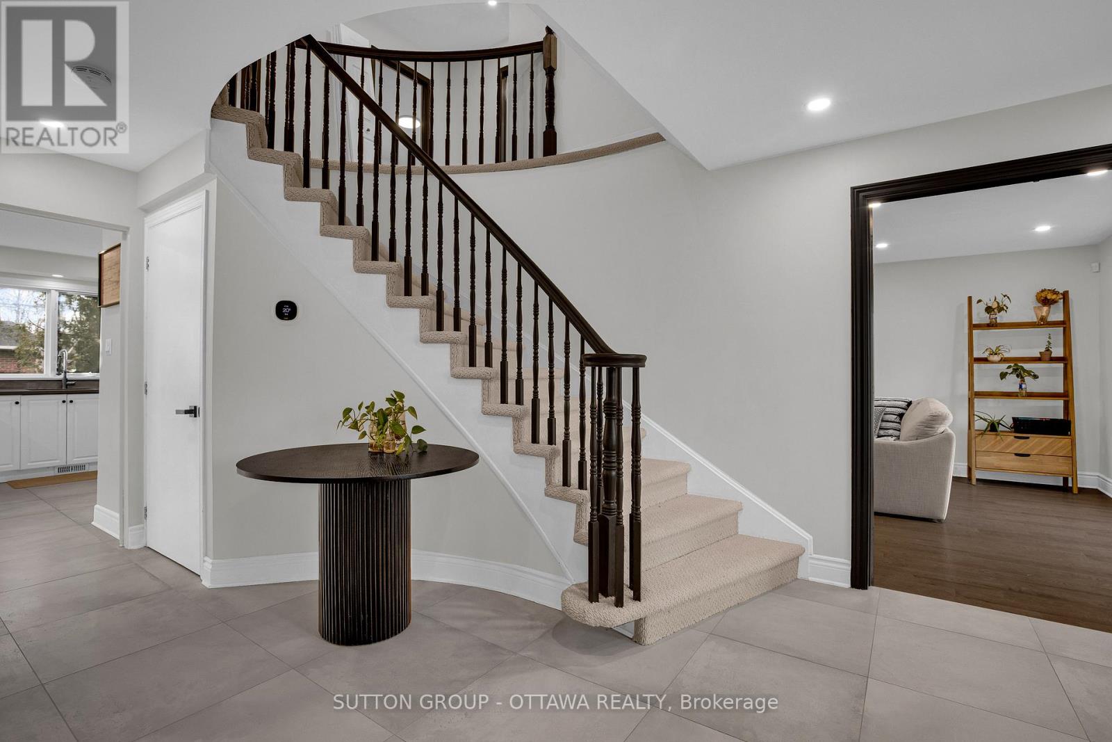 13 Weatherwood Crescent, Ottawa, Ontario  K2E 7C5 - Photo 8 - X12214454