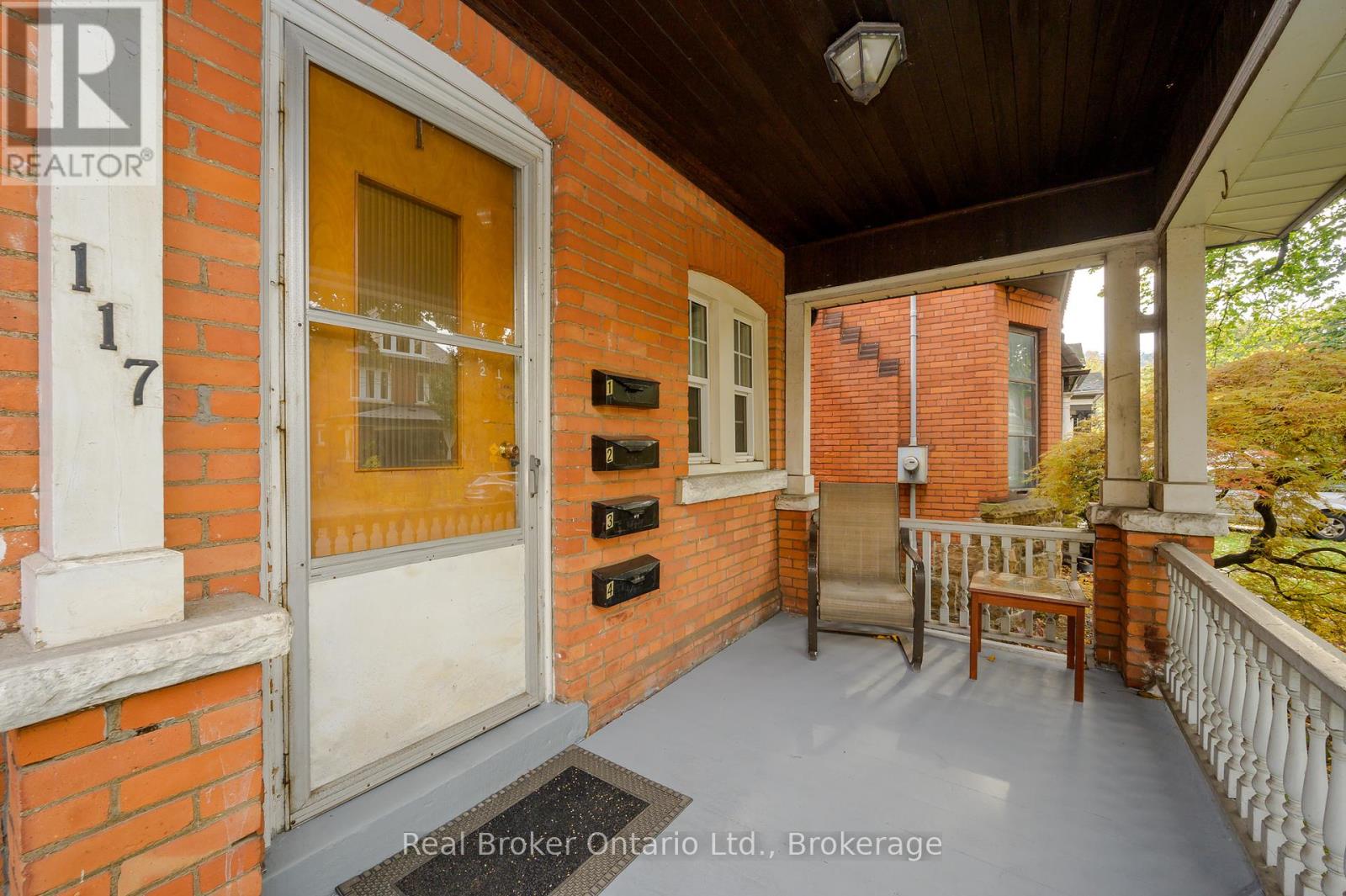 117 Fairleigh Avenue S, Hamilton (Blakeley), Ontario  L8M 2K4 - Photo 3 - X12214406