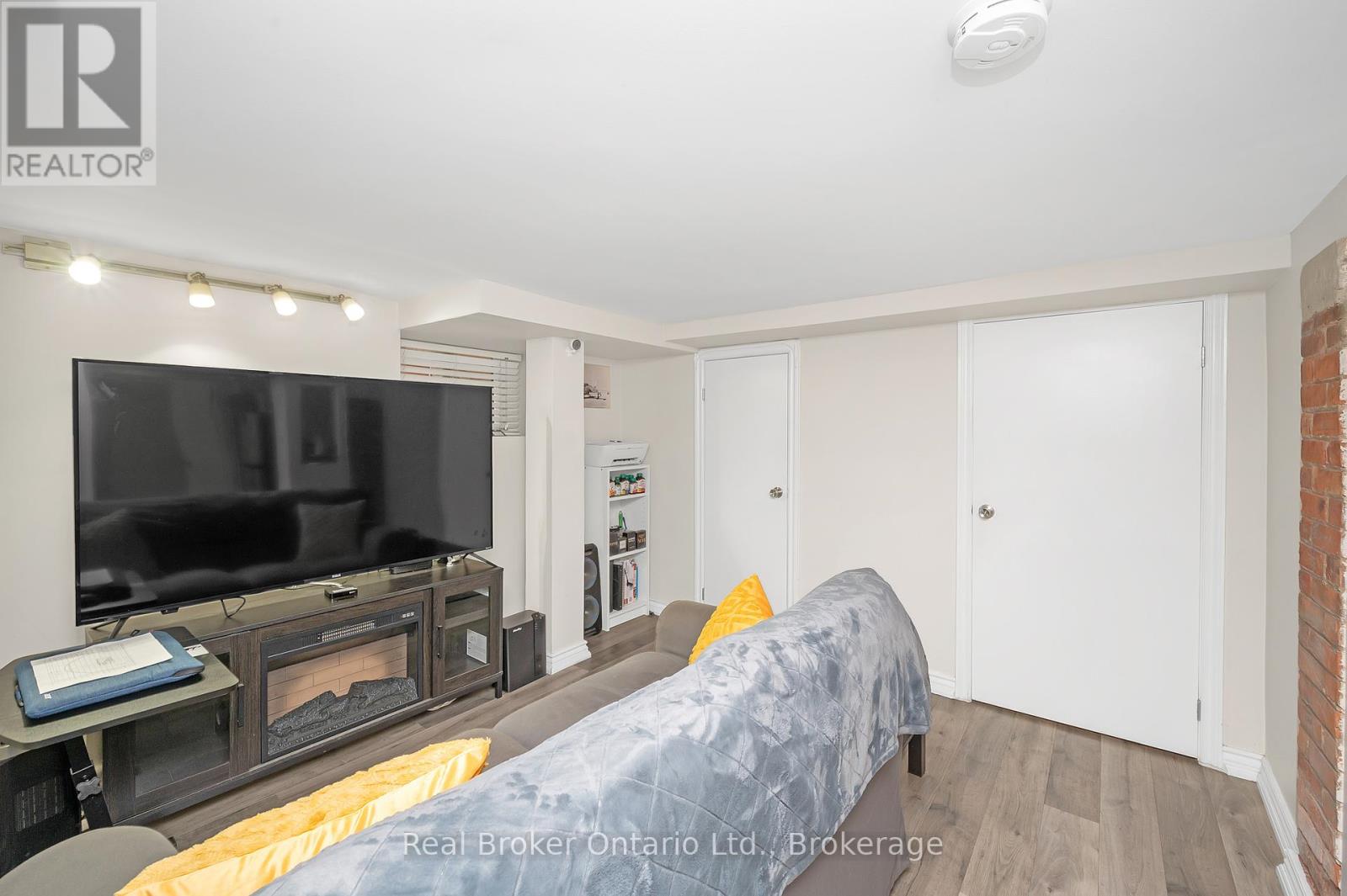 117 Fairleigh Avenue S, Hamilton (Blakeley), Ontario  L8M 2K4 - Photo 34 - X12214406