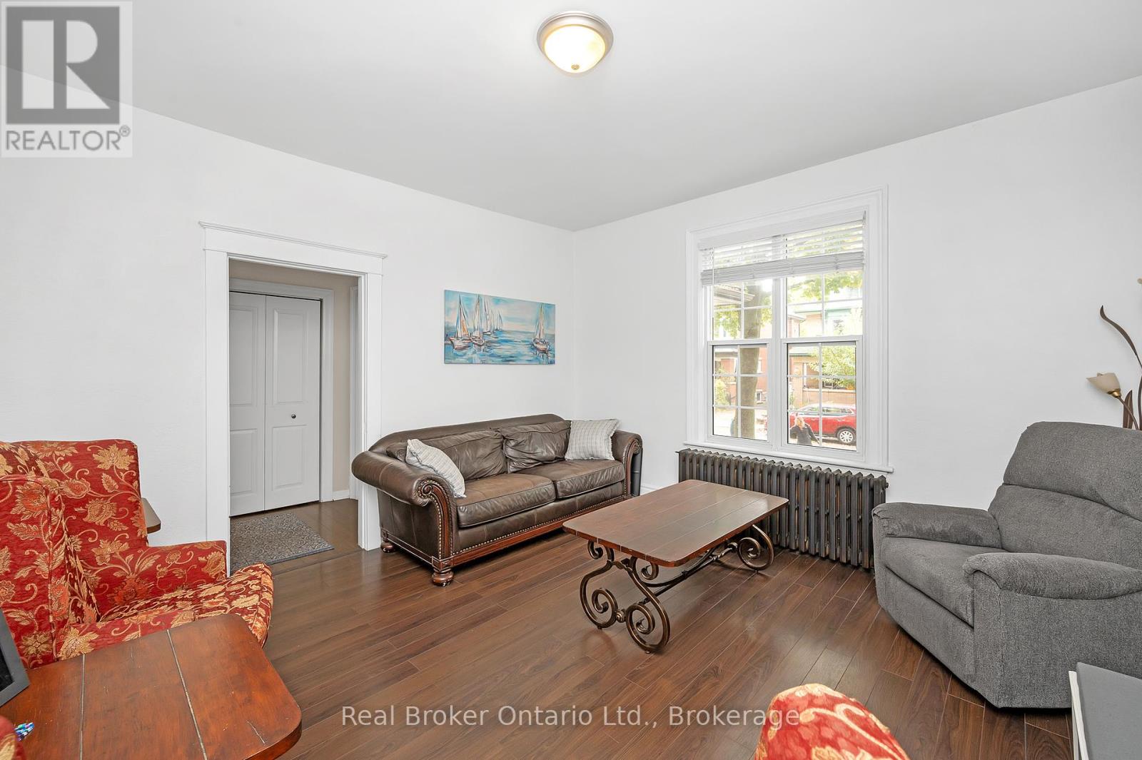 117 Fairleigh Avenue S, Hamilton (Blakeley), Ontario  L8M 2K4 - Photo 6 - X12214406