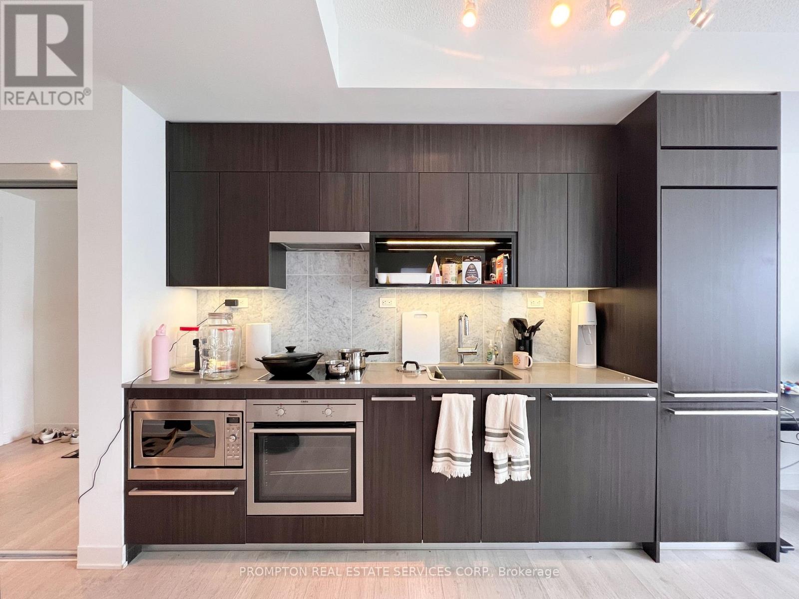 815 - 90 QUEENS WHARF ROAD, Toronto, Ontario