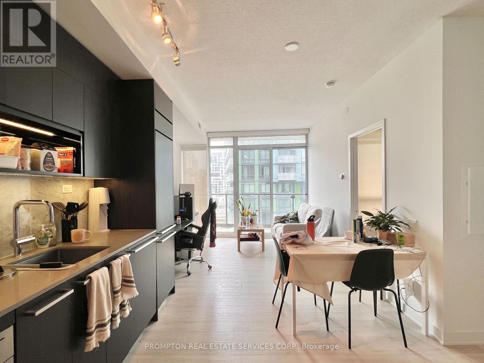 815 - 90 Queens Wharf Road, Toronto, Ontario  M5V 0J4 - Photo 47 - C12196539