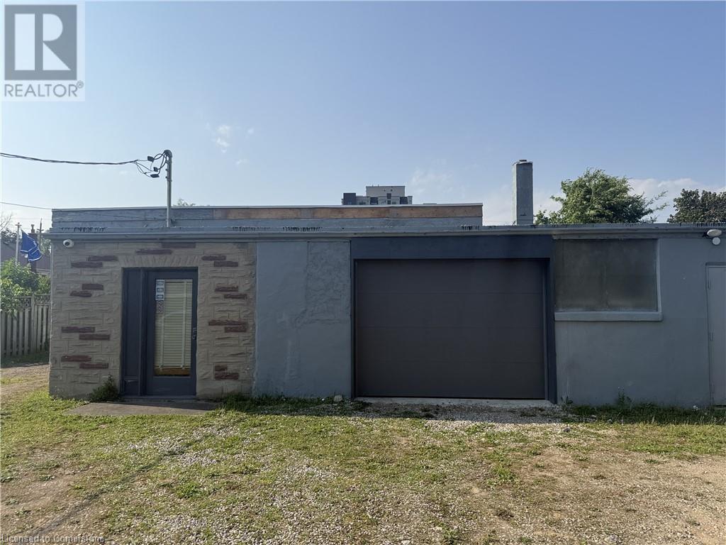 8 MUNCH Avenue, Cambridge, Ontario