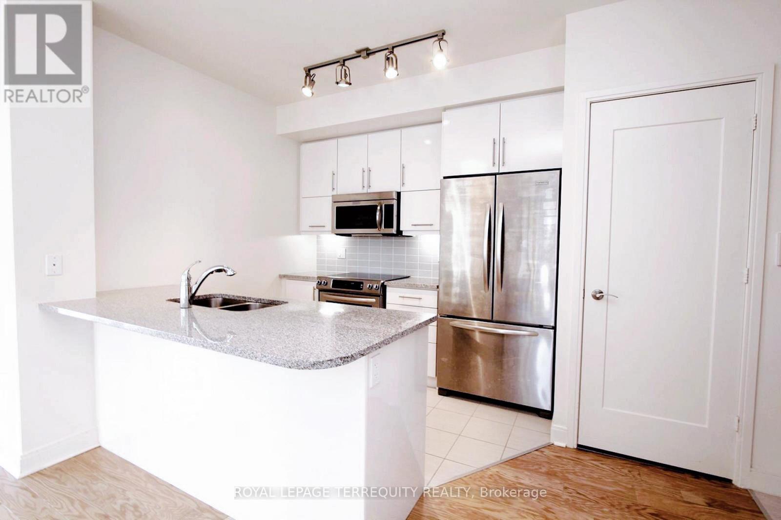 802 - 825 Church Street, Toronto, Ontario  M4W 3Z4 - Photo 3 - C12214428