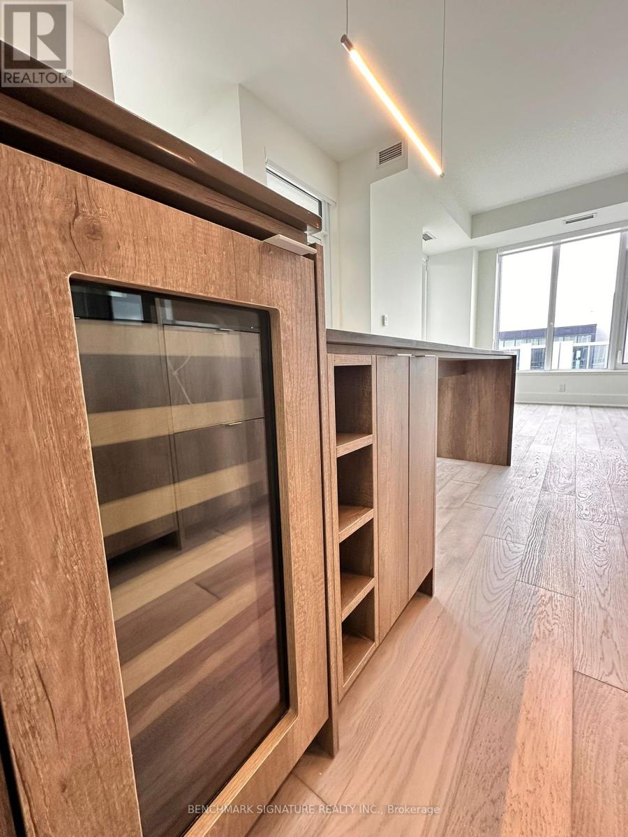 5504 - 11 Yorkville Avenue, Toronto, Ontario  M4W 0B7 - Photo 2 - C12214429