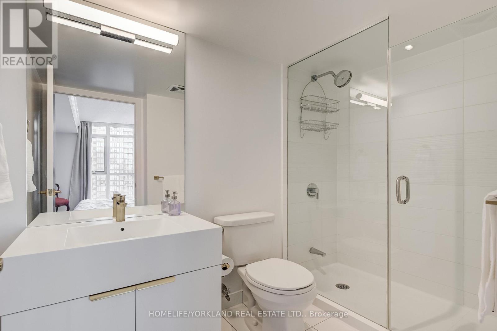 1706 - 15 Iceboat Terrace, Toronto (Waterfront Communities), Ontario  M5V 4A5 - Photo 13 - C12214440