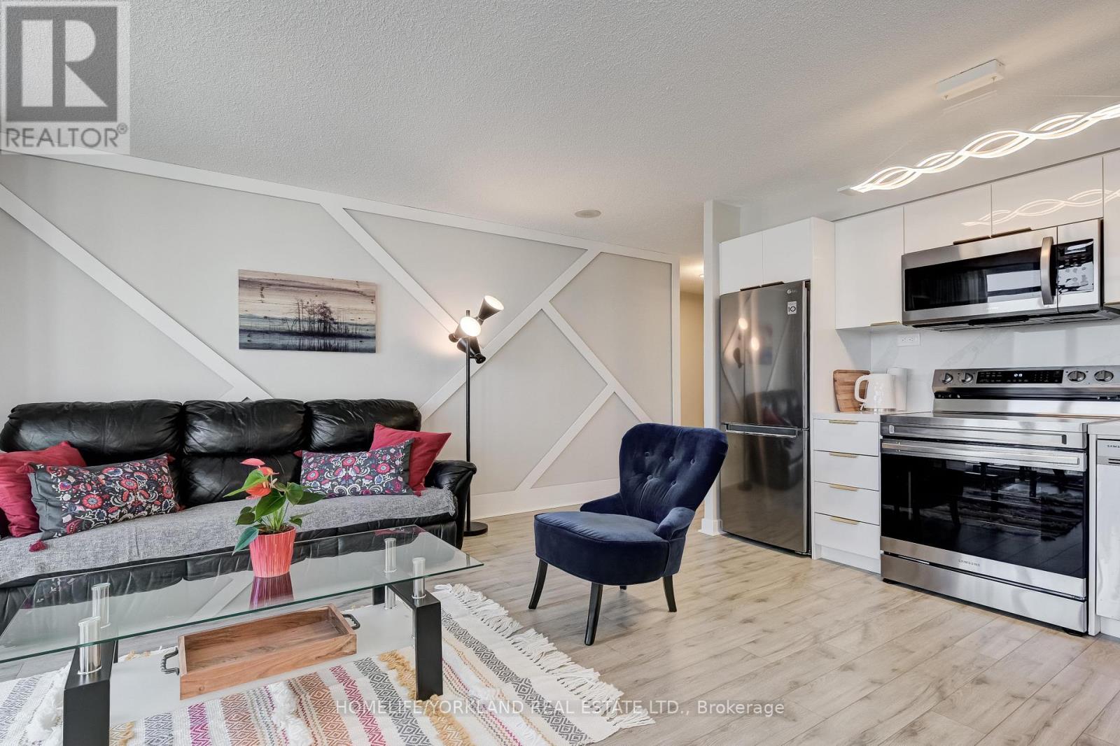 1706 - 15 Iceboat Terrace, Toronto (Waterfront Communities), Ontario  M5V 4A5 - Photo 5 - C12214440