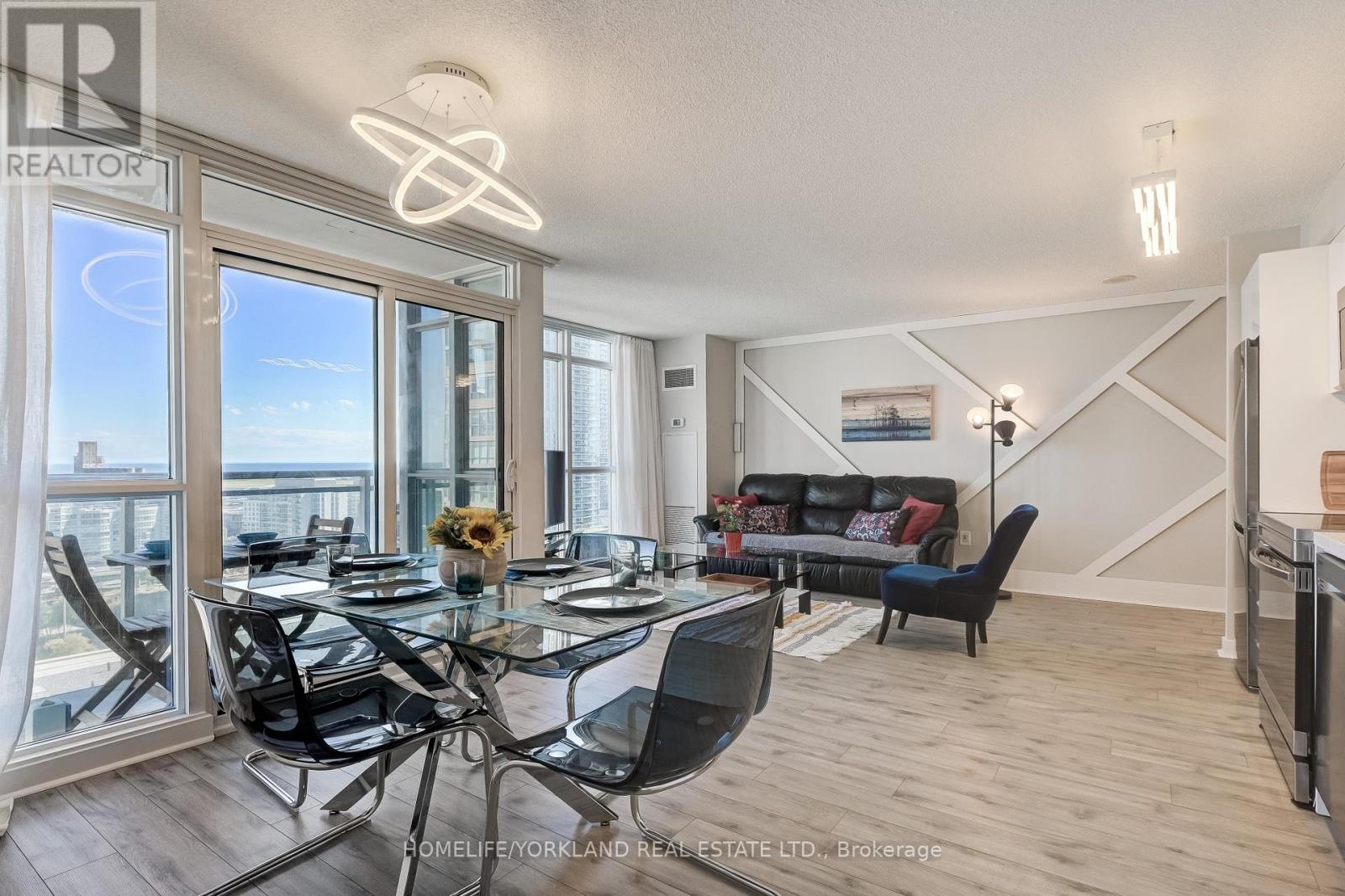 1706 - 15 Iceboat Terrace, Toronto (Waterfront Communities), Ontario  M5V 4A5 - Photo 9 - C12214440