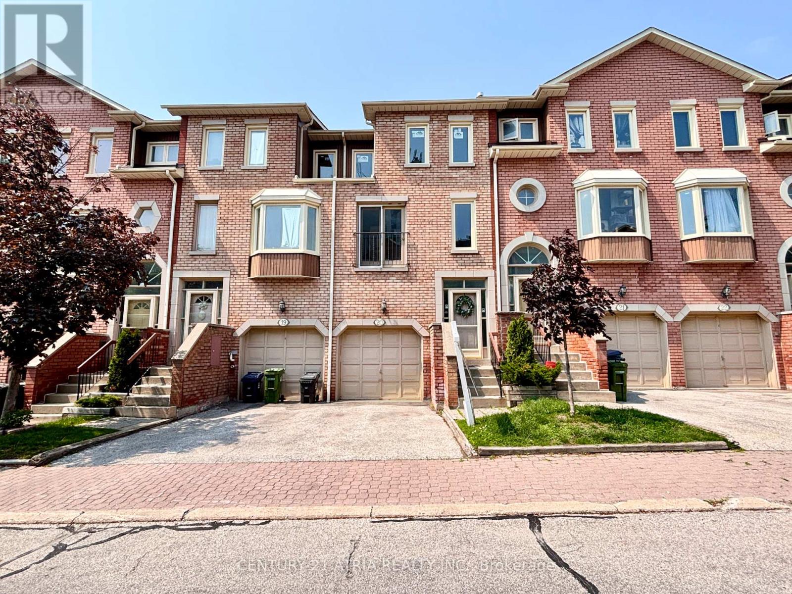 20 - 3 REIDMOUNT AVENUE, Toronto, Ontario