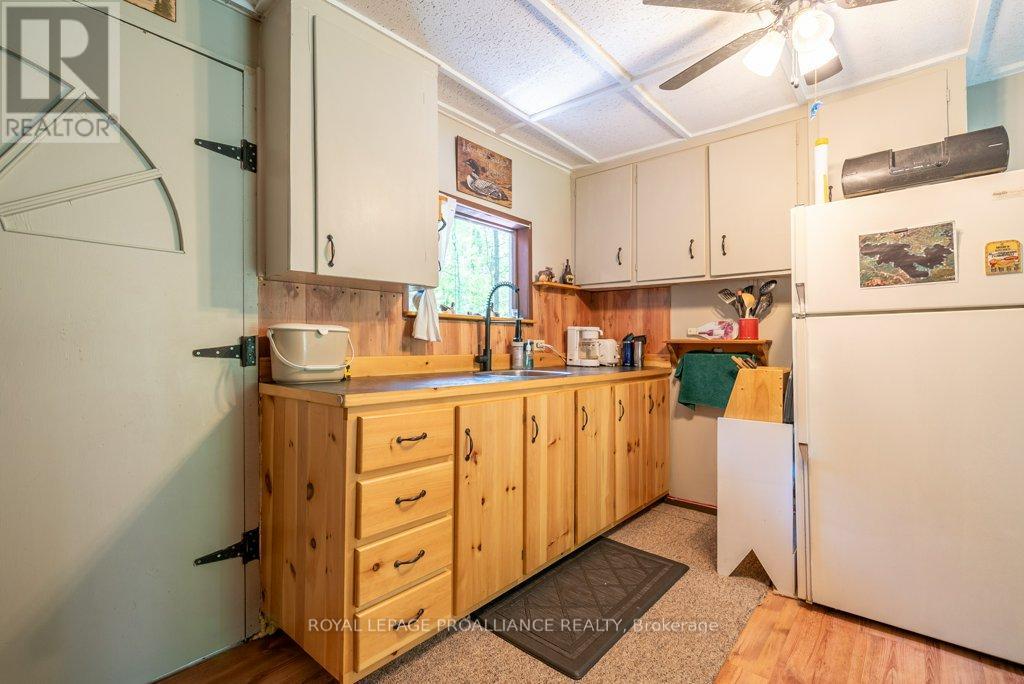633 Jacques Bay Road, Addington Highlands, Ontario  K0H 1K0 - Photo 11 - X12214226