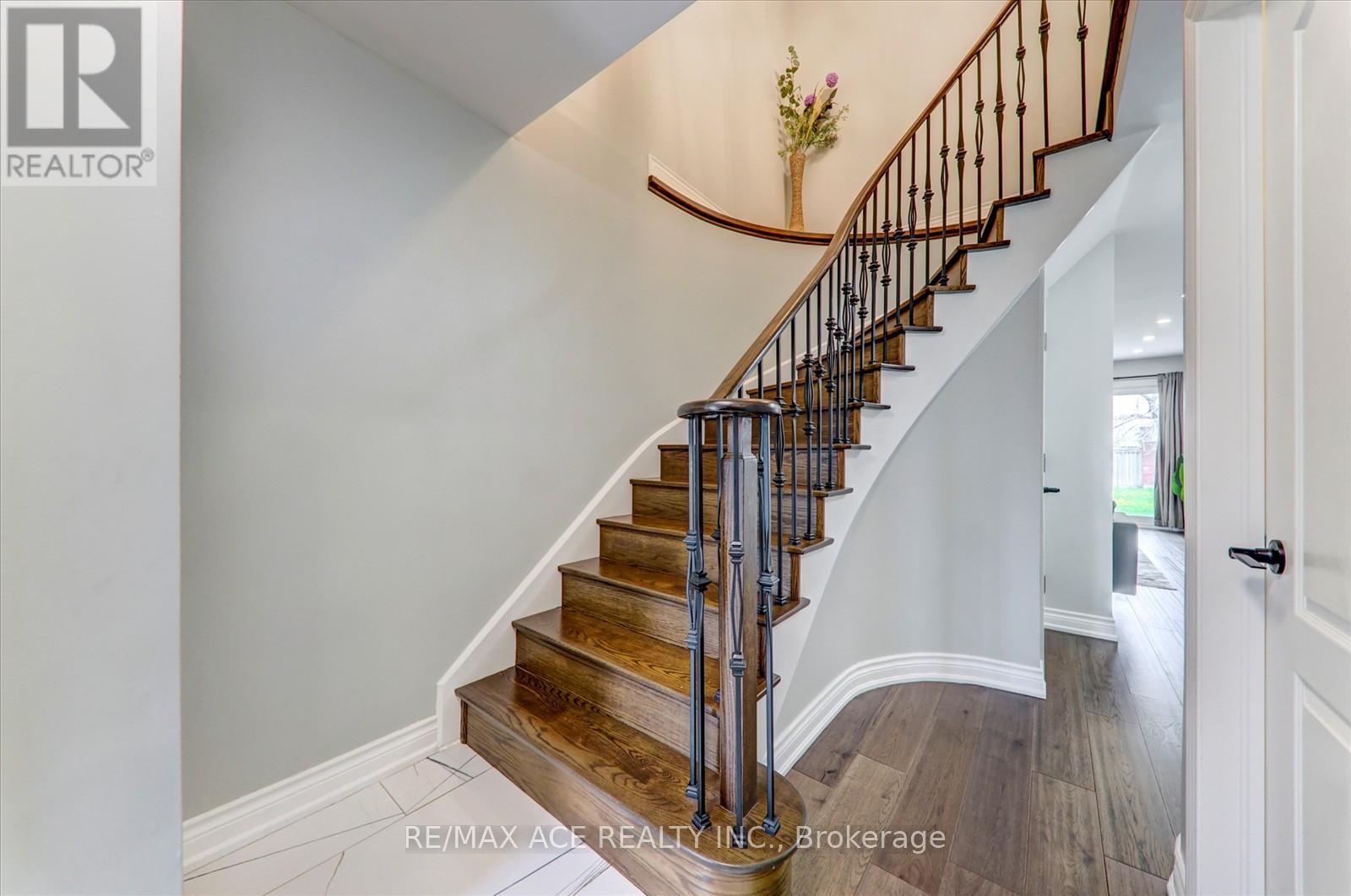 174 Anthony Lane, Vaughan (Glen Shields), Ontario  L4K 3K6 - Photo 22 - N12214415