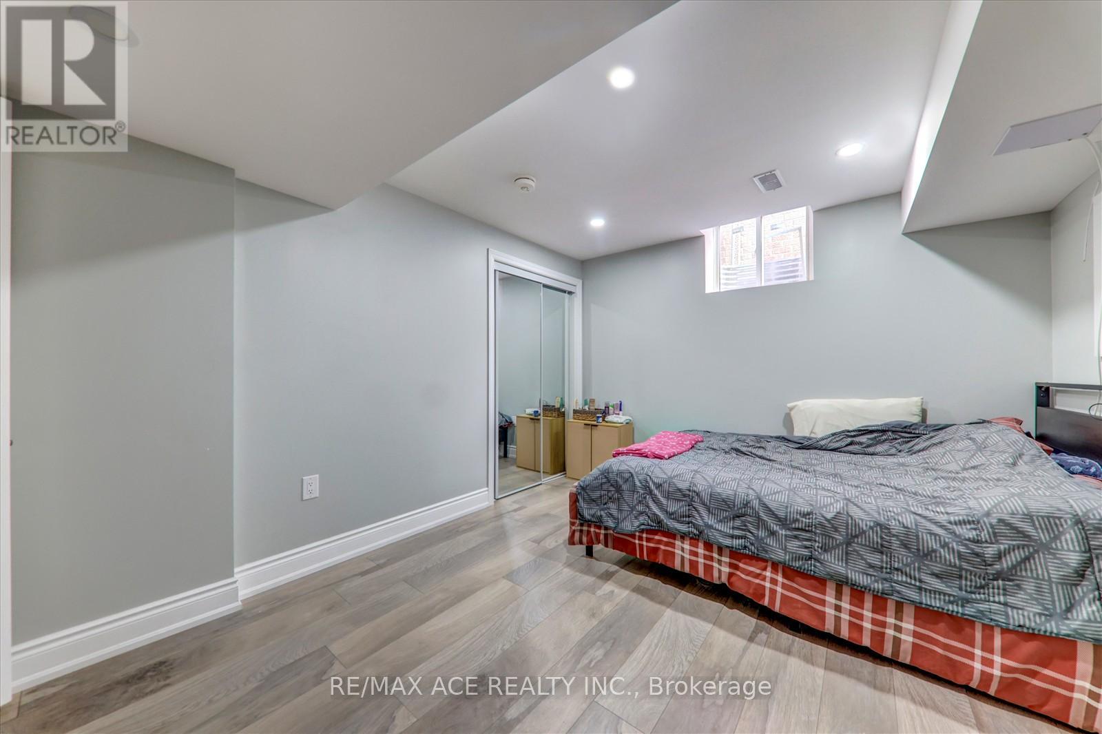 174 Anthony Lane, Vaughan (Glen Shields), Ontario  L4K 3K6 - Photo 40 - N12214415