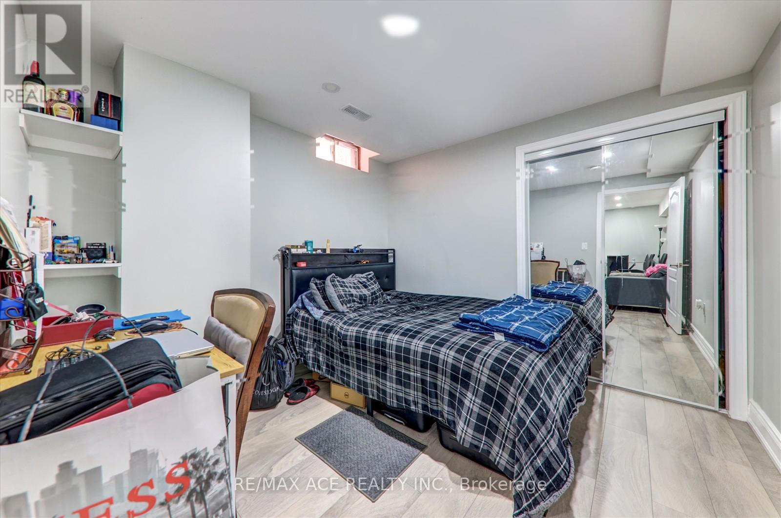 174 Anthony Lane, Vaughan (Glen Shields), Ontario  L4K 3K6 - Photo 42 - N12214415