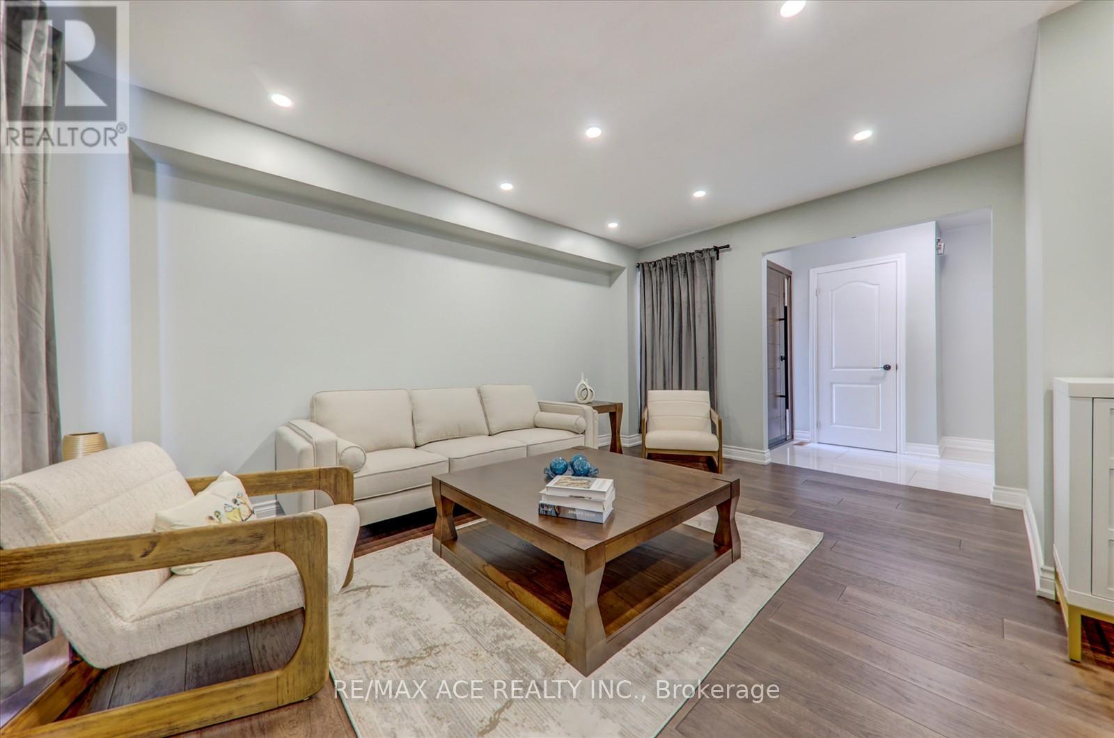 174 Anthony Lane, Vaughan (Glen Shields), Ontario  L4K 3K6 - Photo 8 - N12214415