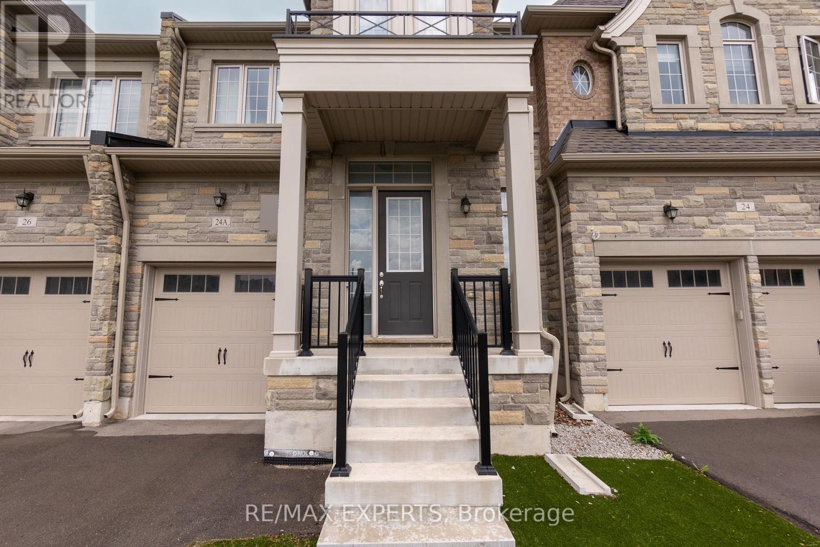 24a Tatton Court, King (King City), Ontario  L7B 0C3 - Photo 4 - N12214444
