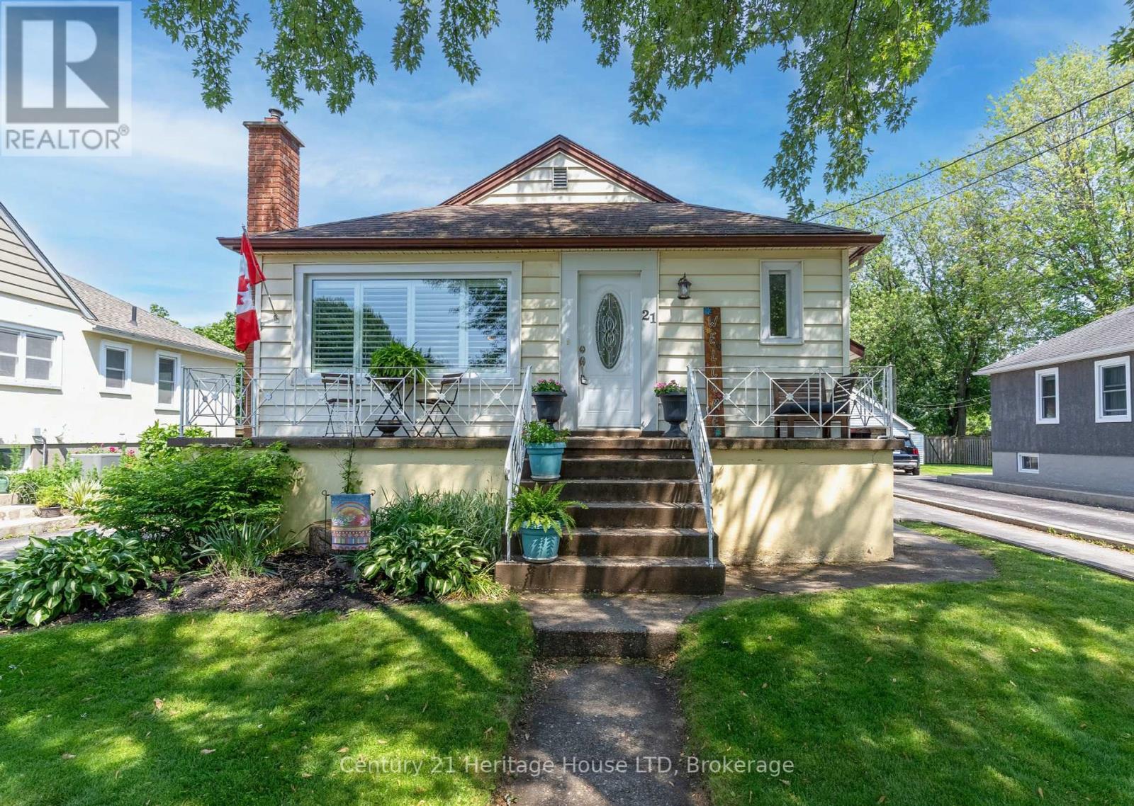 21 Linwood Avenue, Port Colborne, Ontario  L3K 5J4 - Photo 1 - X12200434