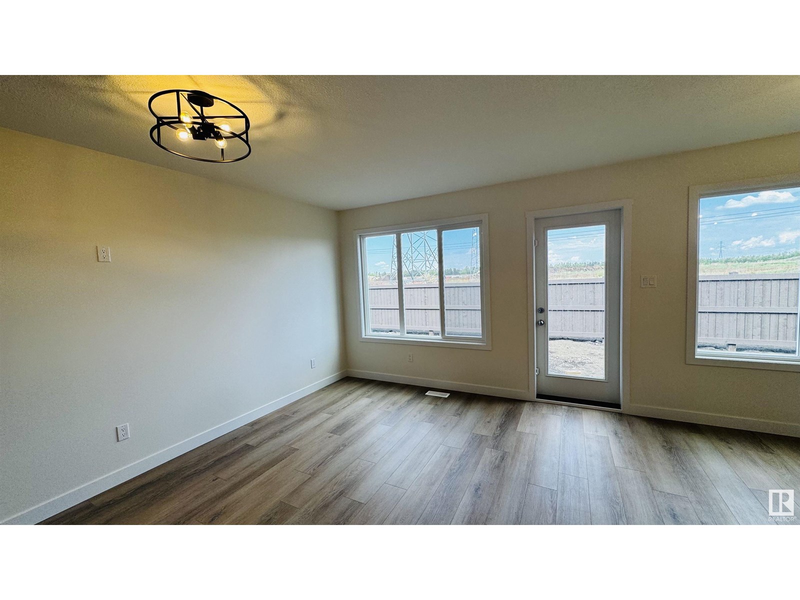 19130 29 Av Nw, Edmonton, Alberta  T6M 3B5 - Photo 3 - E4438244