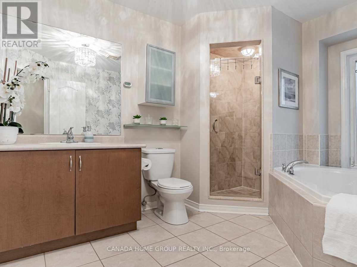 43 - 435 Hensall Circle, Mississauga (Cooksville), Ontario  L5A 4P1 - Photo 7 - W12214427