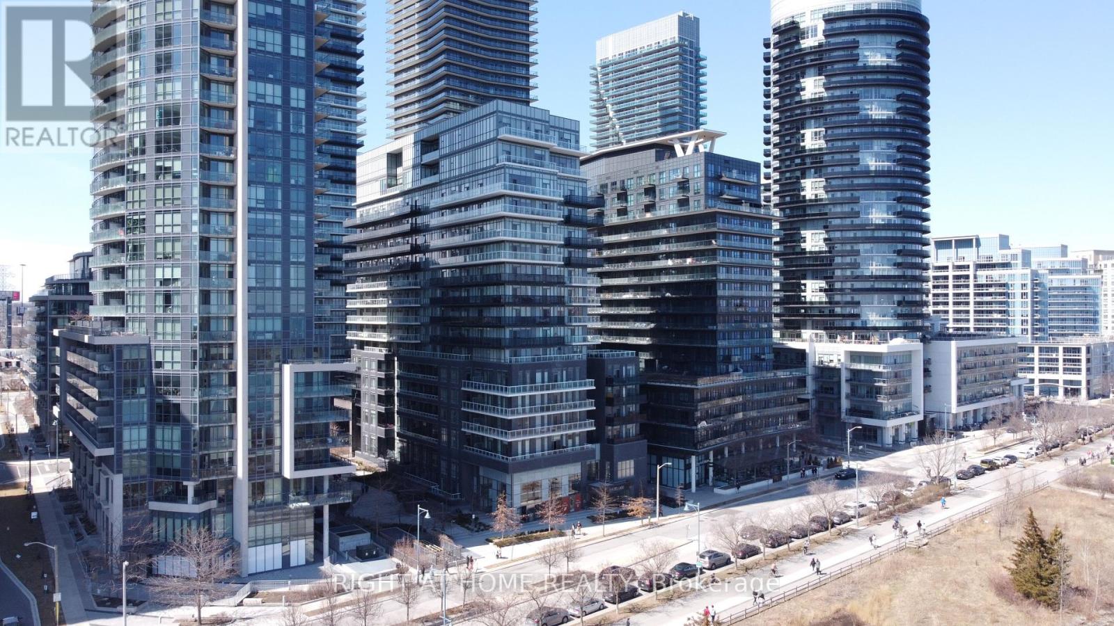 803 - 39 ANNIE CRAIG DRIVE, Toronto, Ontario