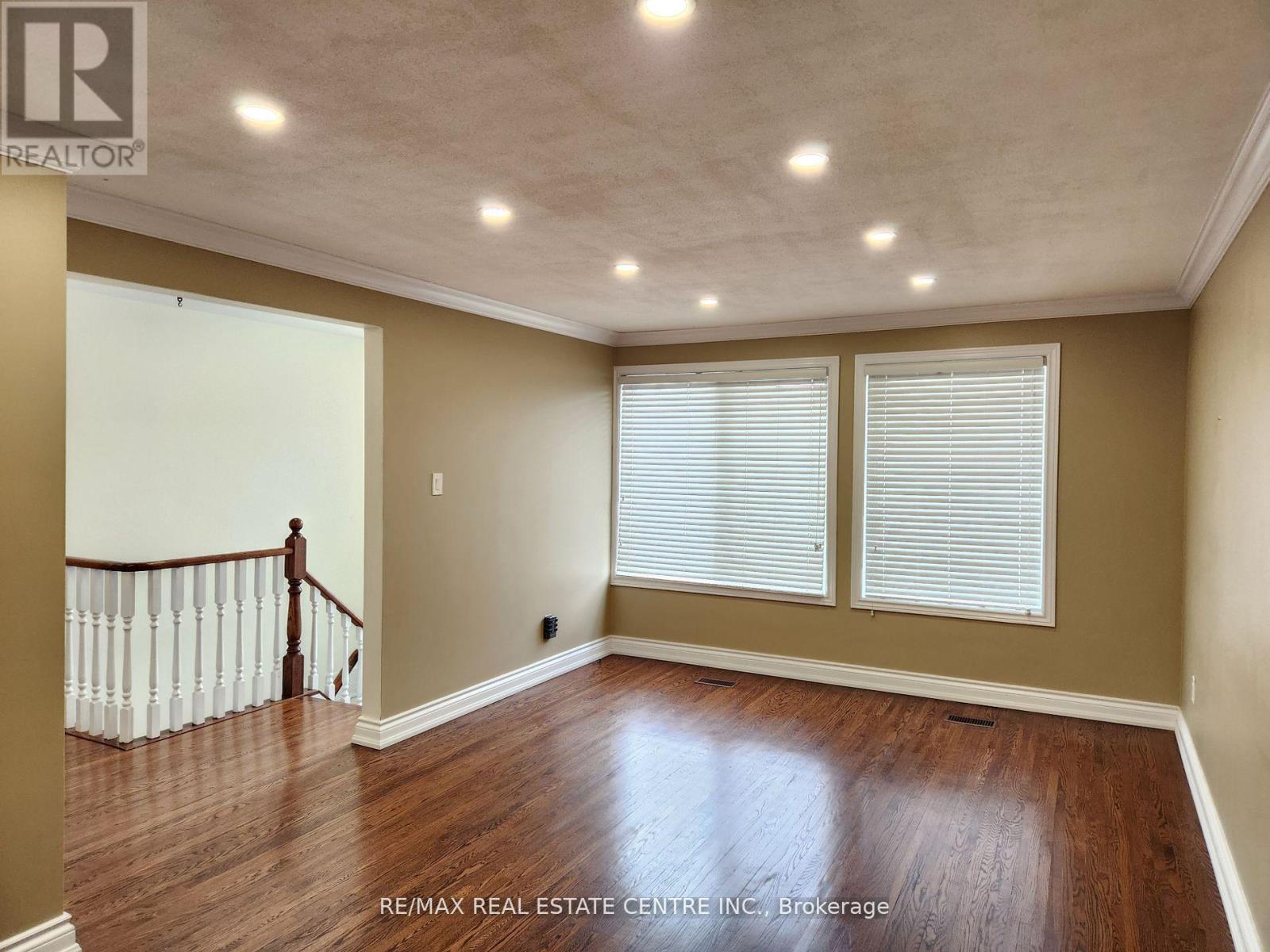 Main - 5513 Turney Drive, Mississauga (Streetsville), Ontario  L5M 1A2 - Photo 4 - W12214439