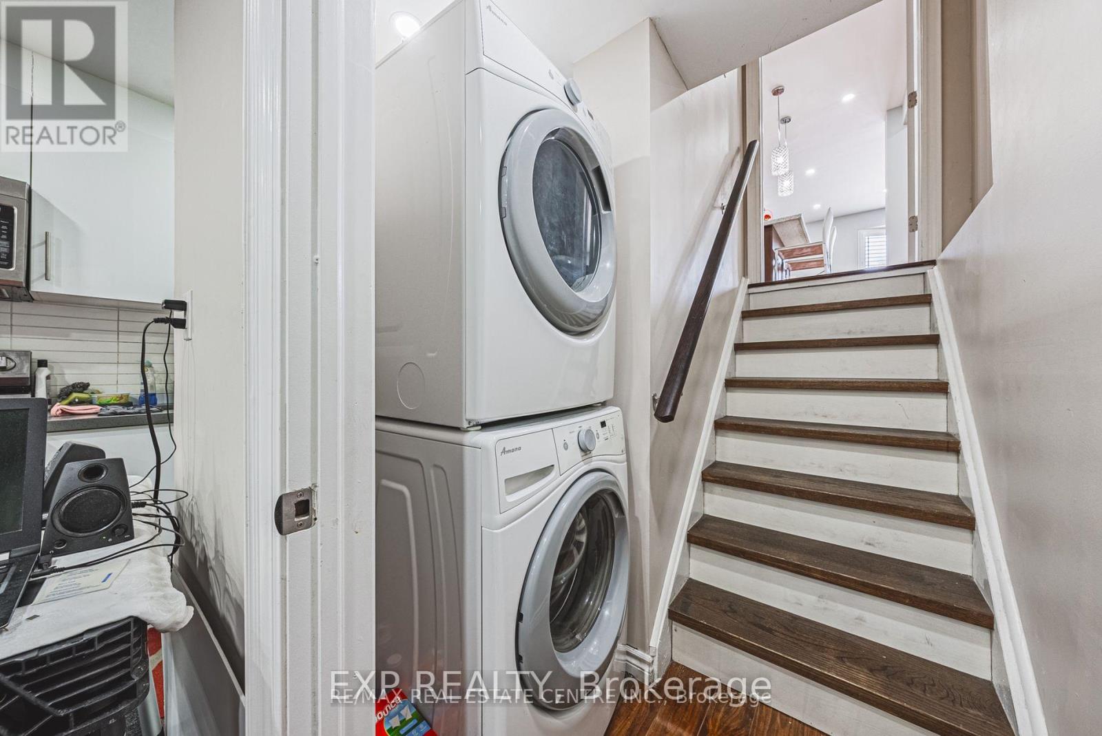 14 Belmont Drive, Brampton (Avondale), Ontario  L6T 2K3 - Photo 11 - W12214448