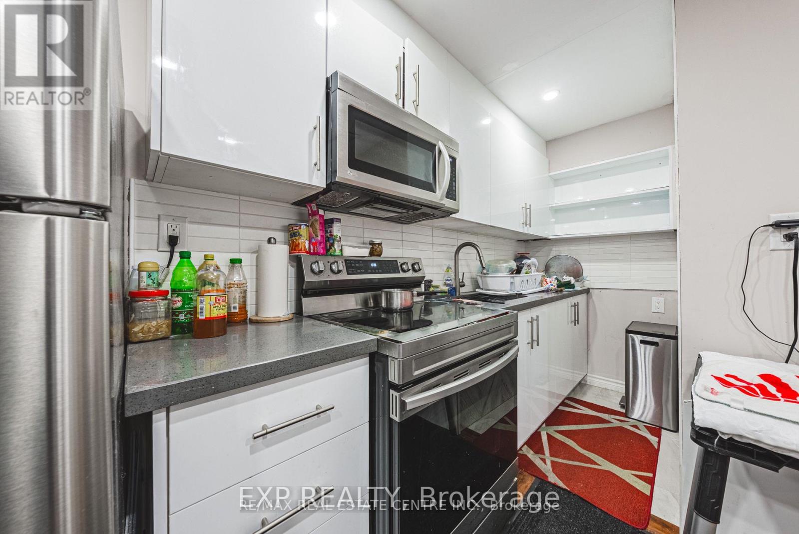 14 Belmont Drive, Brampton (Avondale), Ontario  L6T 2K3 - Photo 13 - W12214448