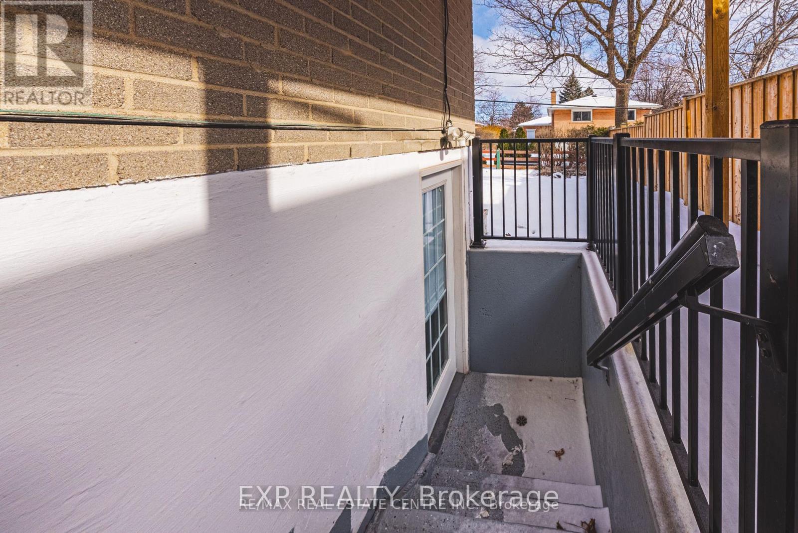 14 Belmont Drive, Brampton (Avondale), Ontario  L6T 2K3 - Photo 17 - W12214448