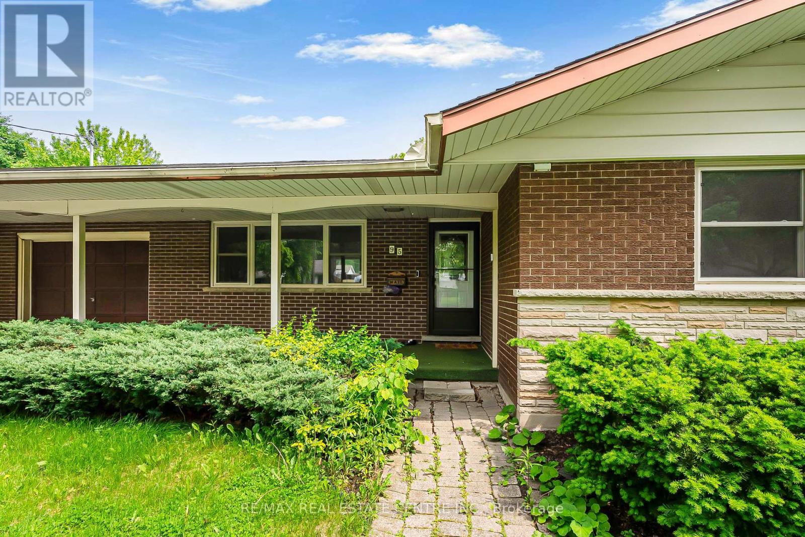 95 Ripplewood Crescent, Kitchener, Ontario  N2M 4R9 - Photo 3 - X12214403
