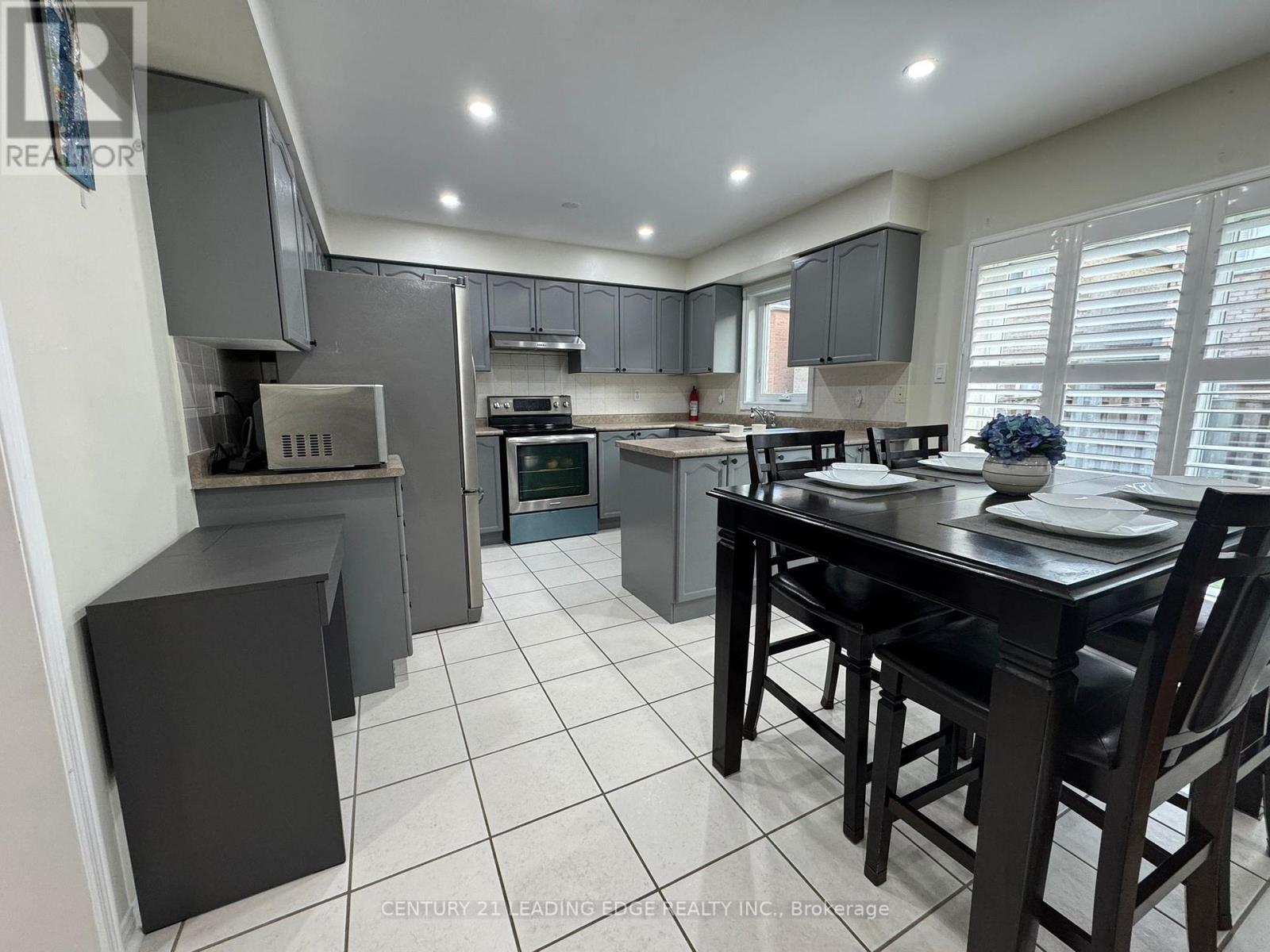 14 Galveston Crescent, Brampton, Ontario  L7A 3R7 - Photo 14 - W12183399
