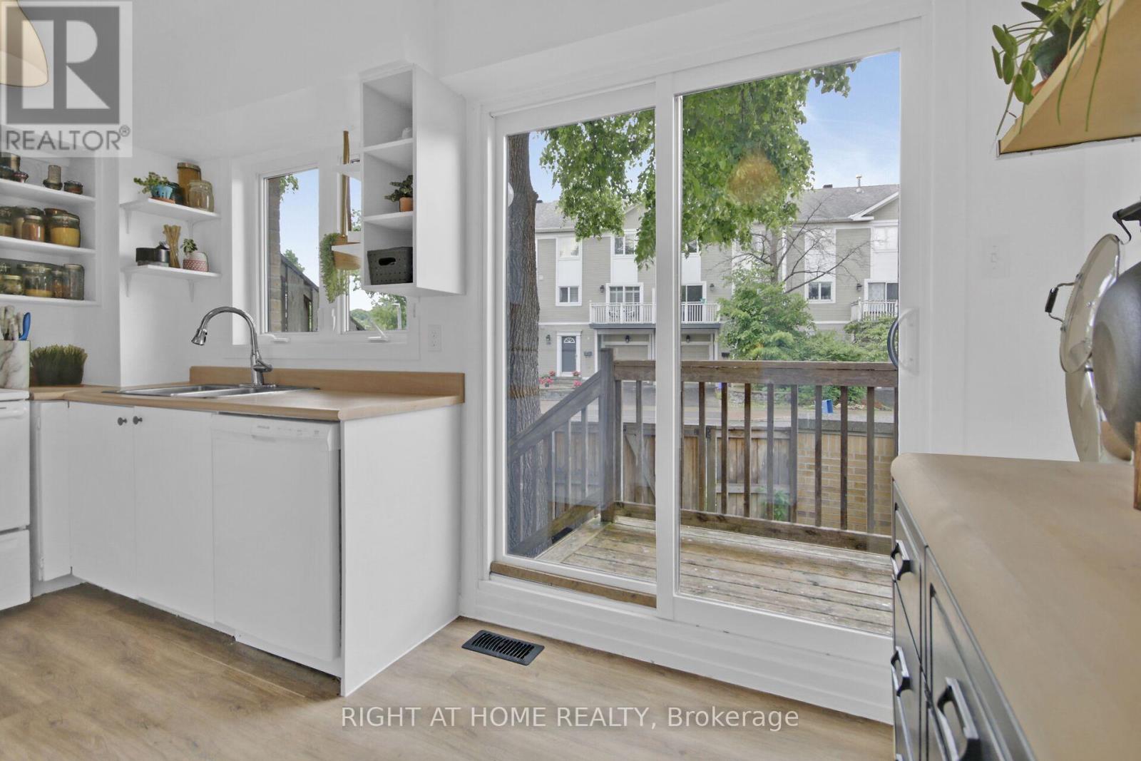 575 Old St Patrick Street, Ottawa, Ontario  K1N 9H5 - Photo 11 - X12214274