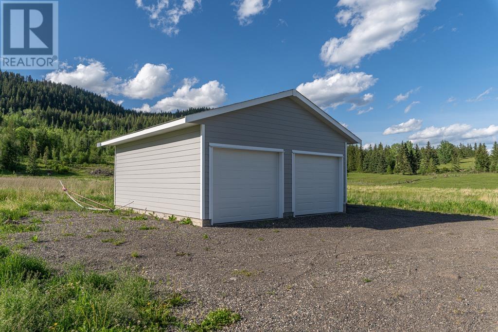 3963 Canim View Drive, 100 Mile House, British Columbia  V0K 1J0 - Photo 7 - R3013949