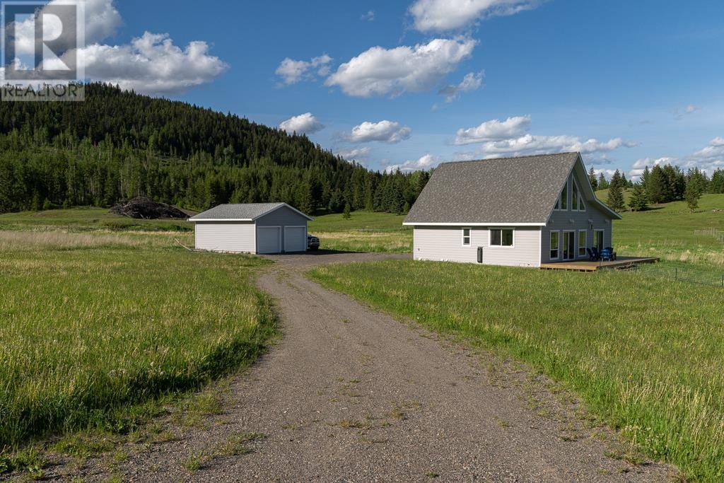 3963 Canim View Drive, 100 Mile House, British Columbia  V0K 1J0 - Photo 6 - R3013949