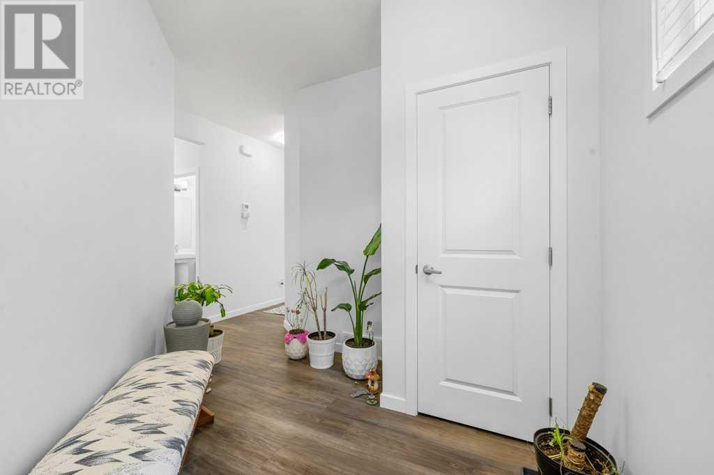 240 Magnolia Heath Se, Calgary, Alberta  T3M 3A2 - Photo 4 - A2226720