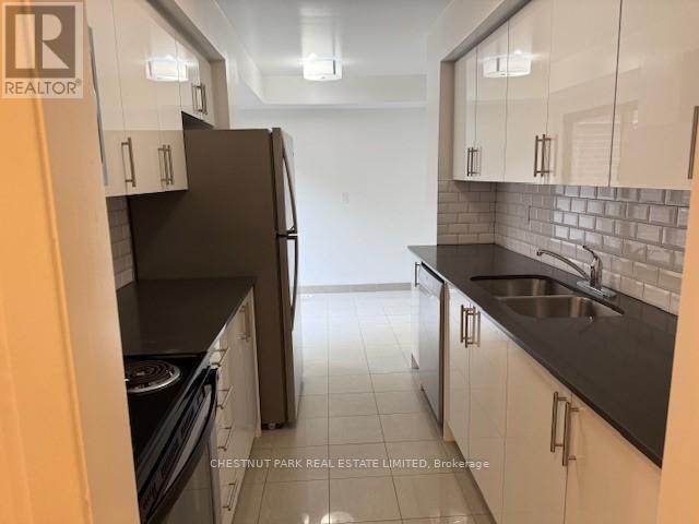 60 - 396 Woodsworth Road, Toronto, Ontario  M2L 2T9 - Photo 3 - C12214205